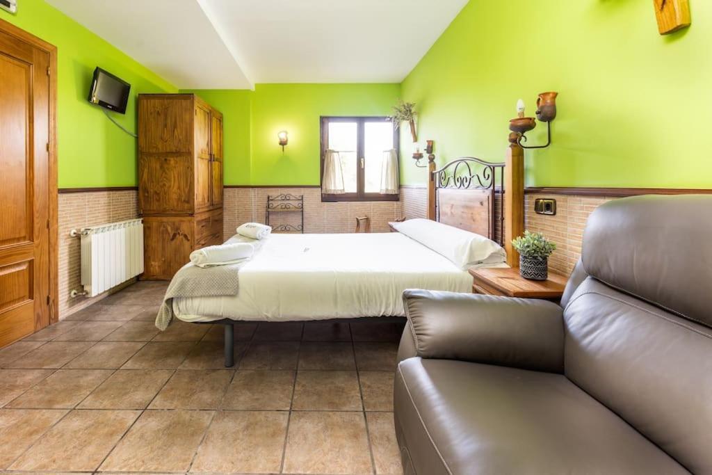 Perratzu Landarbide-Ideal Parejas Aia Exterior photo